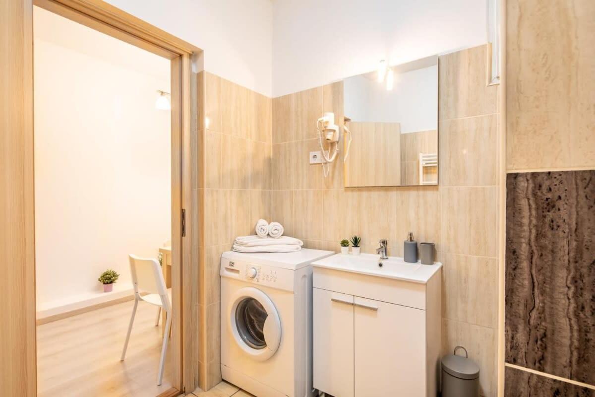 At Good Location Apartment Budapest