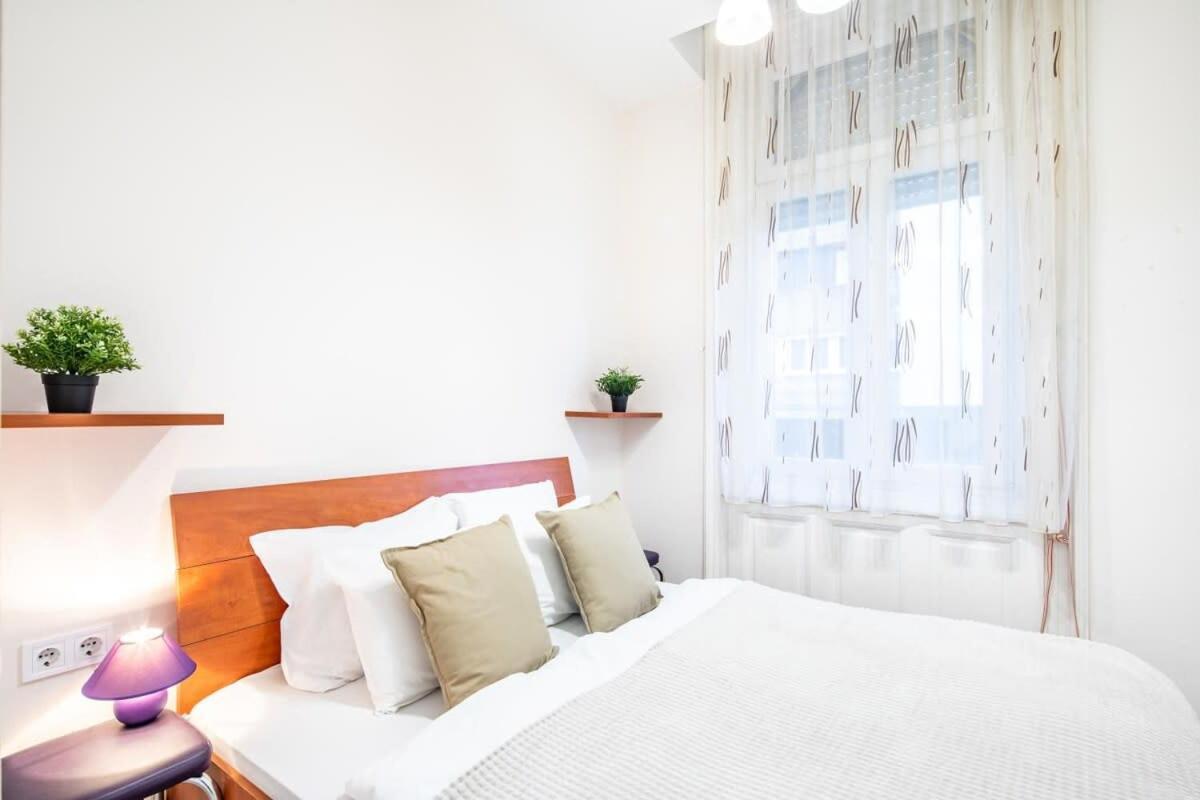 At Good Location Apartment